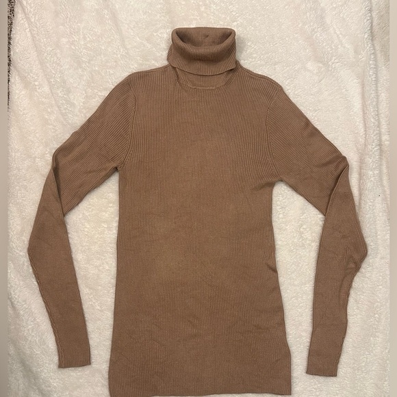 NWT EXPRESS Women's L Tan Turtleneck Sweater - Picture 1 of 3